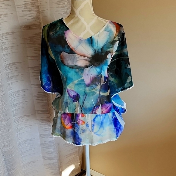 ❗️2 for 45❗️Gorgeous Floral Top - Picture 1 of 2